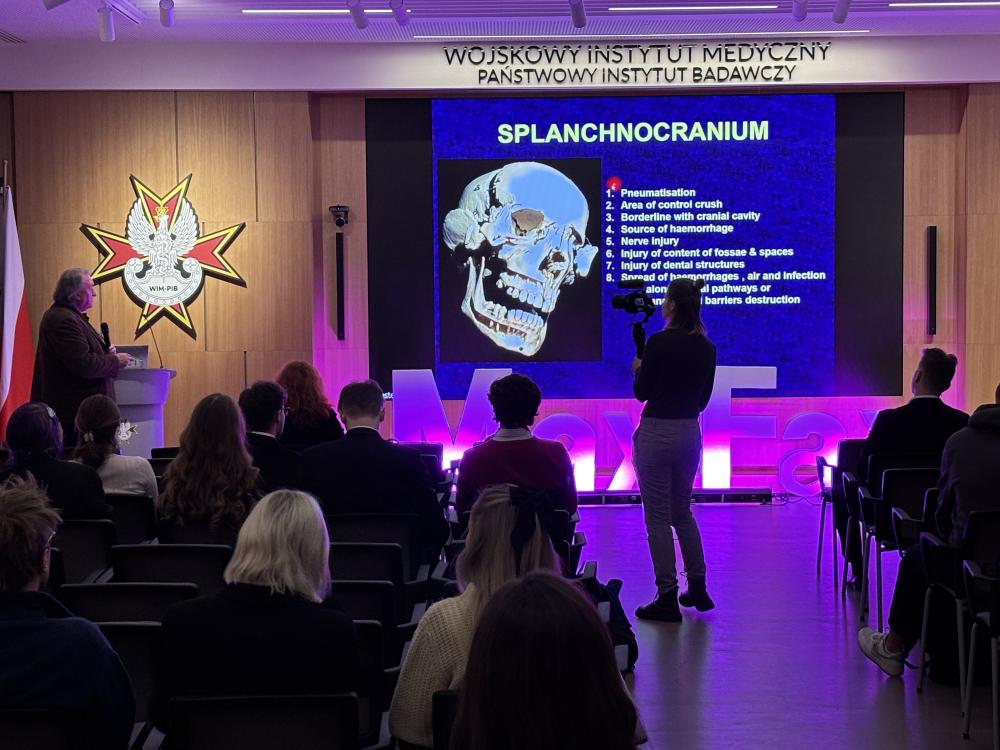 Prelekcja podczas konferencji naukowej w Wojskowym Instytucie Medycznym w Warszawie